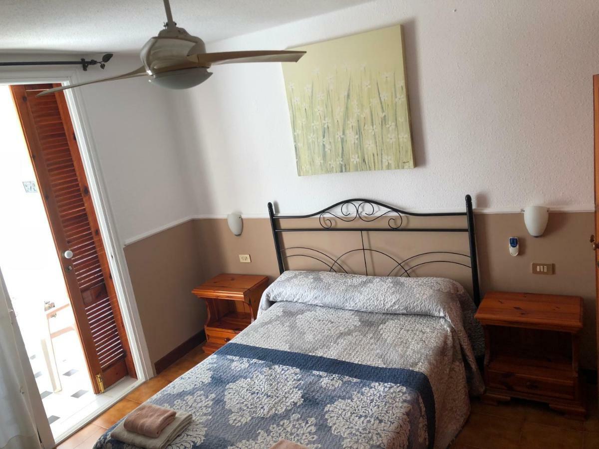 Beachfront Apartment Arona  Bagian luar foto